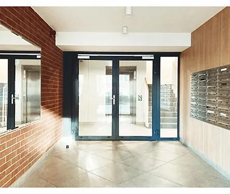 Totu Centrum Walowa 40 *