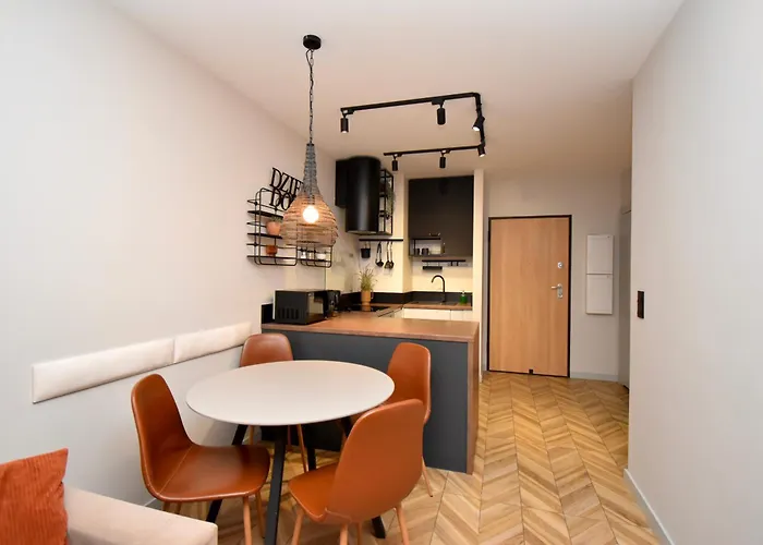 Totu Centrum Walowa 40 *