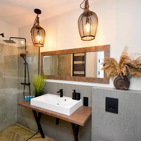 Apartman Totu Centrum Walowa 40 *